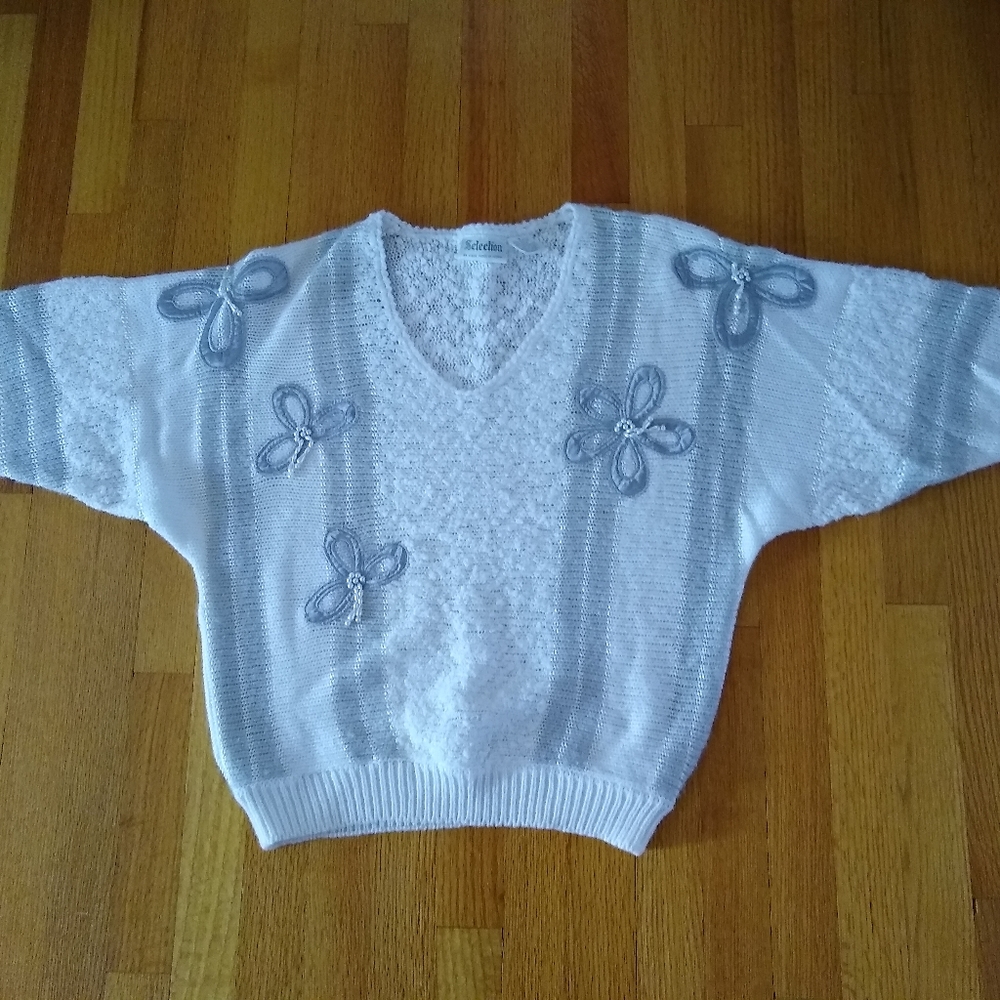 Vintage SELECTION V-neck Sweater Dolman sleeve silver/gray/white. NWOT